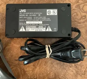Gr-dvm5u Jvc Mini Camcorder With Charging Station And 3 Batteries Tested Working #3