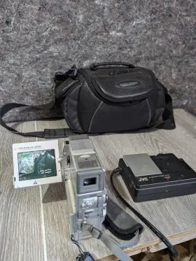 Gr-dvm70u Jvc Gr-dvm70 Minidv Digital Cybercam Video Camera Camcorder Bundle