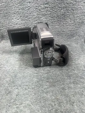 Gr-dvm76u Jvc Minidv Video Camcorder Silver Gray 200x Digital Zoom 3 Inch Lcd