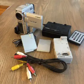 Gr-dvx9ea Jvc Victor Gr-dvx9 Camcorder Minidv Digital Movie Camera. Lots Of Accessories