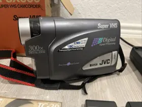 Gr-sx950u Jvc Gr-sx960u Compact Camcorder With Charger Battery Vhs-c Tape Read Desc #2