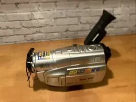 Gr-sxm250u Jvc Compact Handheld Vhs Camcorder Video Camera Only Works Tested #3