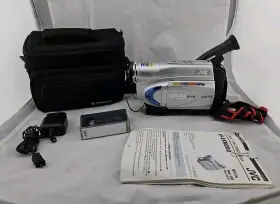 Gr-sxm260u Jvc Super Vhs-c Camcorder 700x Digital Zoom Battery Charger Tape Case