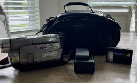 Gr-sxm340 Jvc Compact Super Vhs-c Camcorder 600x Zoom Bundle Tested Includes Bag