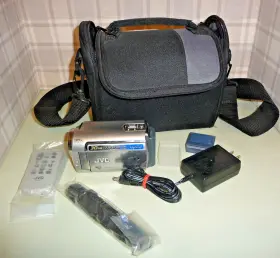 Gx-mg-330hu Jvc Camcorder With Carry Case And Remote Works