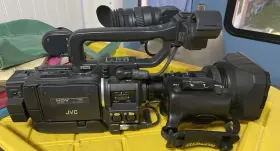 Gy-hd100 Jvc Camcorder With Fujinon Tv Zoom Lens - For Parts Please Read