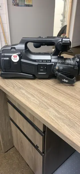 Gy-hm70u Jvc Camcorder -it Come With An Iheartmeddia Carrying Bag #3