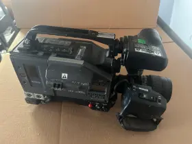 Gy-x1tcauh Jvc Gy-x1tc 3-ccd Camera With S-vhs-c Recorder
