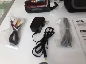 Gz-e10rus Jvc Hd Everio Gz-e10ru 1080p Handheld Camcorder - Maroon In Good Condition #2