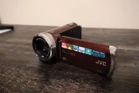 Gz-ex210rusm Jvc Hd Everio Gz-ex210 Camcorder With Charging Cable - Purple