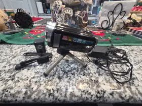 Gz-gz-ex210bu Jvc Everio Hd Camcorder Gz-hm30ru With Battery And Charger Tested Working