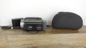 1920full Jvc Gz-hd30u Everio Avchd Camcorder - Hd Tested With Charger Battery