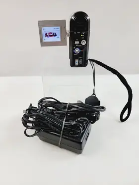 Gz-mc100 Jvc Mini Pocket Camcorder With 4 Gb Sd Card And Charger