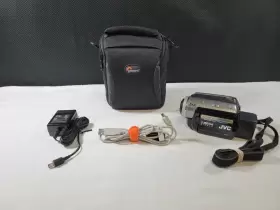 Gz-mg70u Jvc Everio Gz-mg70 30gb Hard Disk Camcorder With 10x Optical Zoom Bundle #2
