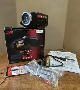 Gz-r10bu Jvc Hd Everio Quad Proof Digital Camcorder Black - Tested W Box And Parts