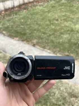 Gz-r30bu Jvc Everio Full Hd Camcorder No Charger Missing Door And Strap
