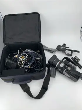 Jy-hd10u Jvc Digital Video Camera Bundle With Case Battery Charger More Read