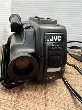 Yu30595a Jvc Vtg Camcorder With Battery Charger Tested - Works Great #3