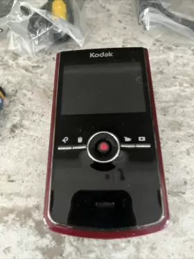 1268929 Kodak Zi8 High Definition Pocket Video Camera 5mp New Mint Raspberry Color #2