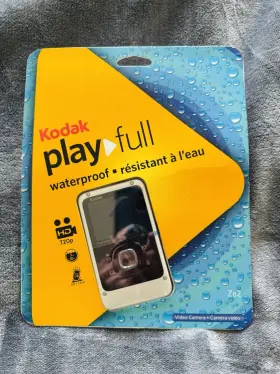 8203713 Kodak Play-full Waterproof Video Camera Model Ze2 - 720p Silver Brand New