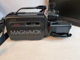Cvk310av01 Magnavox Vhs Movie Maker Camcorder With Charger And Battery Tested