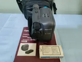 Cvl-610 Magnavox Compact Vhs Camcorder Vhsc With Case And Batteries #2