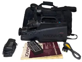 Cvl318av01 Magnavox Hs Shutter Ccd Vhs Vintage Camcorder Model 8 1 Zoom Untested