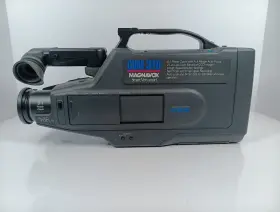 Cvm310 Magnavox Vhs Camcorder System Auto Focus With Battery Charger Case Cables