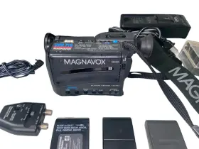 Cvm720av01 Magnavox Vintage Cvm710 Camcorder 8mm Bundle With Bag Tapes Cables - Works #2