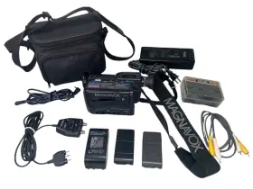 Cvm720av01 Magnavox Vintage Cvm710 Camcorder 8mm Bundle With Bag Tapes Cables - Works