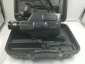 Vr8285av01 Magnavox Nice Vhsc Hq Camcorder Model With Carrying Case Untested