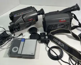 C-532 Minolta 8-418 Master And Cameras 8mm Video 8 Camcorder Japan Both Untested
