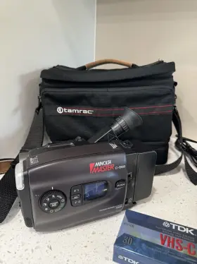 C-552 Minolta Master Vhs-c Video Camera With Charger And Battery Pack #2