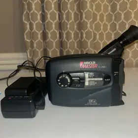 C-561 Minolta Vintage Rare Master Camcorder With Battery/charger Works