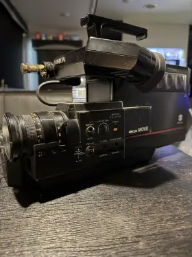 Cr-1000s Minolta Movie Af Vhs Camcorder 6x Optical Zoom Built-in Microphone