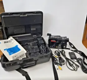 Cs-3300s Minolta Master Vhsc Camcorder Untested