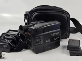 Hs-cx7 Mitsubishi S-vhs-c Vhs-c Camcorder With Charger 2 Batteries Case