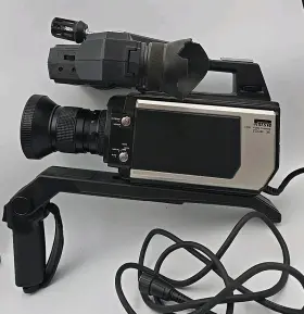 Gen-10538 Montgomery Wards Ward Zoom X6 Color Video Camera With Viewfinder Microphone And Handle Arm