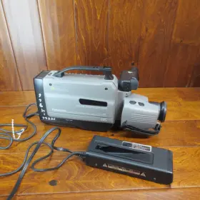 Ag-186 Panasonic Vhs Camcorder In Case Powers On Not Tested