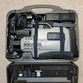 Ag-195 Panasonic Reporter Vhs Camcorder With Case And More