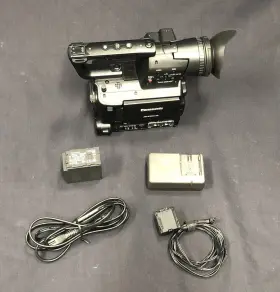 Ag-af100ap Panasonic Micro Four Thirds Pro Hd Camcorder Body Battery Chargr/ps