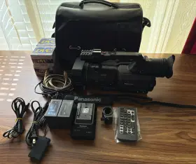 Ag-dvx102b Panasonic 3ccd Professional Camcorder Extras Case Tapes Batteries