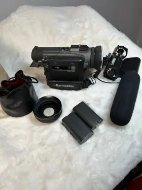Ag-ez30up Panasonic Ag-ez30 Digital Video Camera/recorder With Box And Accessories