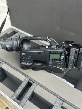 Ag-hpx600p Panasonic P2 Hd Camcorder With Atlas Case