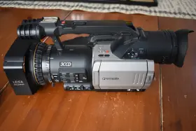 Agdvx100 Panasonic Dvx100 Camcorder Mini Dv - Untested No Battery For Parts