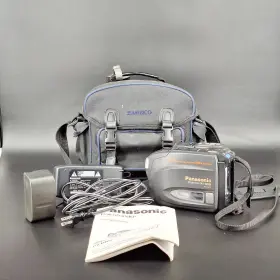 Pv-d407d Panasonic D407d Palmcorder Camcorder With Bag /accessories Needs Battery Tested