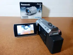 Hc-v600m Panasonic Cib 32gb Ssd And 64gb Sd Card Full Hd Video Camcorder Acc #3