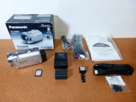 Hc-v600m Panasonic Cib 32gb Ssd And 64gb Sd Card Full Hd Video Camcorder Acc