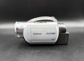 Hdc-dx1 Panasonic Dvd Camcorder Avchd 12x Optical Zoom Light With Battery