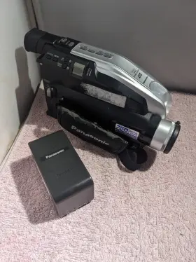 Pv-l454d Panasonic Hhr-v60 Palmcorder With Genuine Battery - Tested Works